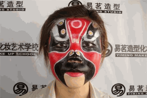 易茗造型藝術學校加盟