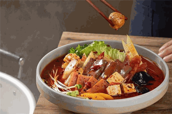 辣王辣后麻辣燙加盟