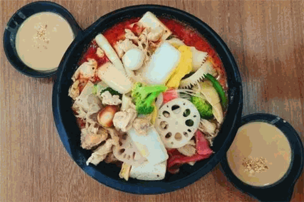 辣王辣后麻辣燙加盟