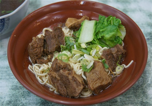 面太牛原湯牛肉面加盟