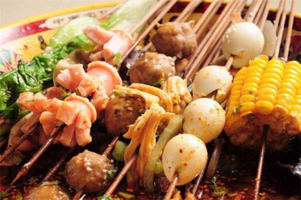 馬路邊邊串串麻辣燙