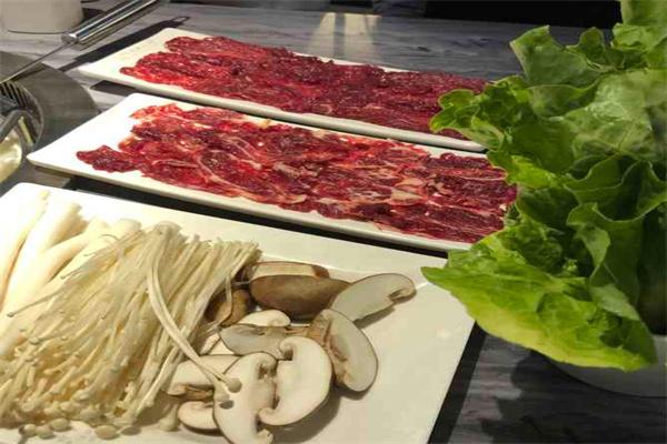 牛基地潮汕牛肉火鍋