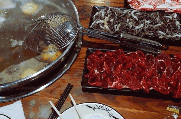 鄉村草黃牛火鍋加盟