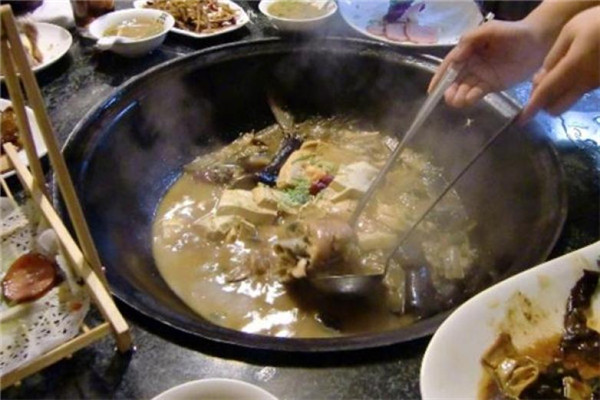 上上鮮魚村火鍋加盟
