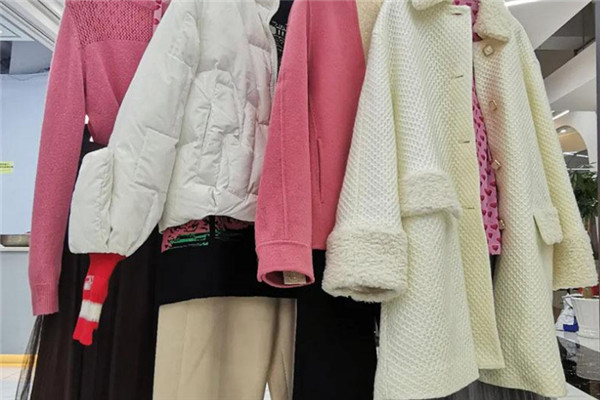 夢蝶服裝店加盟