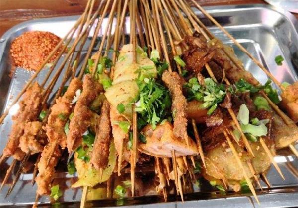 大肚王樂山油炸串串