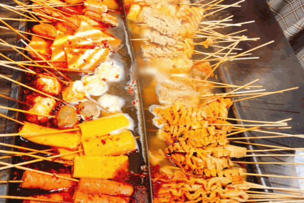 馬路邊邊串串麻辣燙