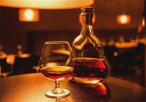 柏龍幕尼酒加盟