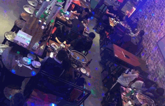 午夜藍烤肉酒吧加盟
