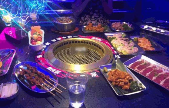 午夜藍烤肉酒吧加盟