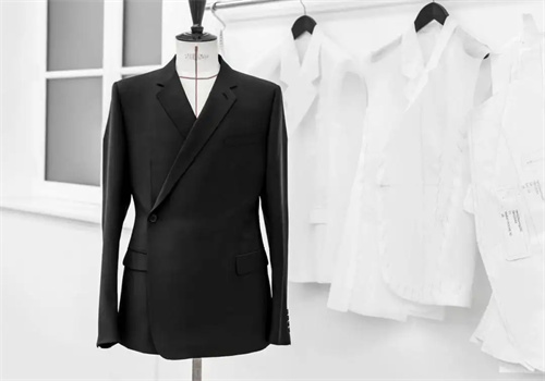 服裝高級定制加盟