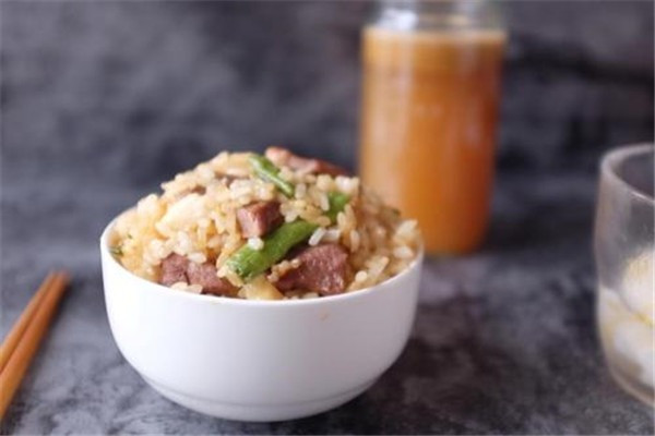 偶遇飯小姐燜飯加盟