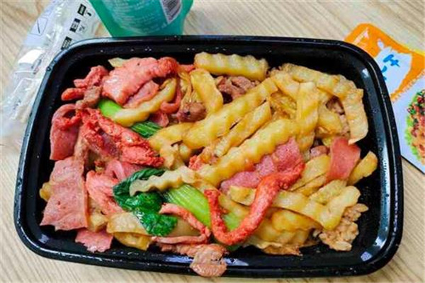 偶遇飯小姐燜飯加盟