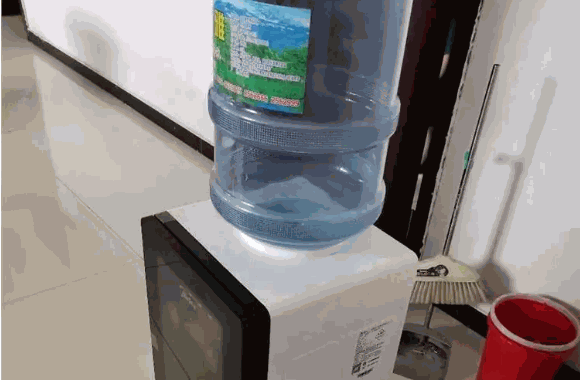 奧克龍飲水機