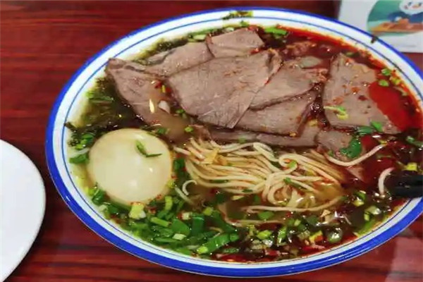 蘭州德元純湯牛肉面加盟