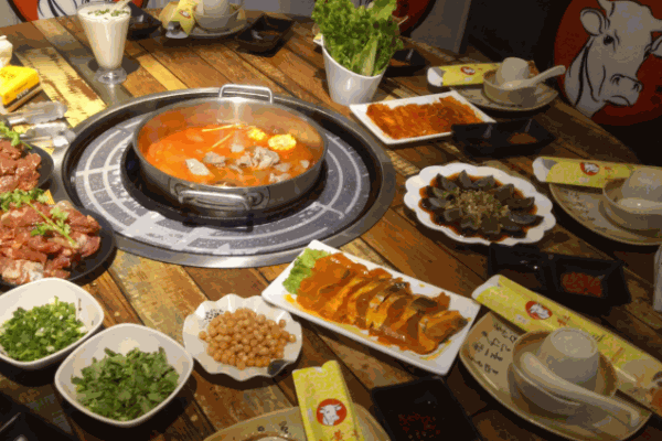 小黃牛涮烤養生湯鍋