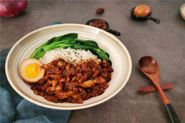 鍋小鬧鹵肉飯加盟