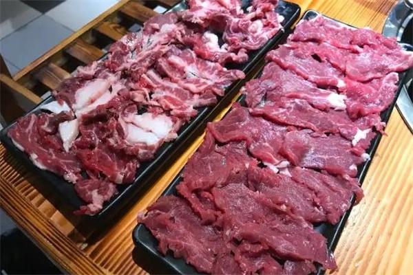 十三箸菲妃家牛肉火鍋加盟