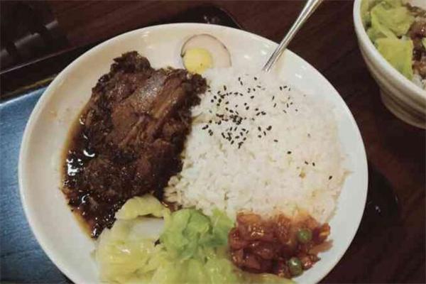 合合吉臺灣鹵肉飯加盟