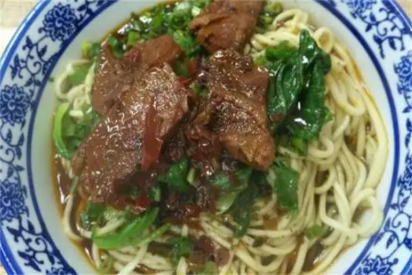 巭長安大塊牛肉面加盟
