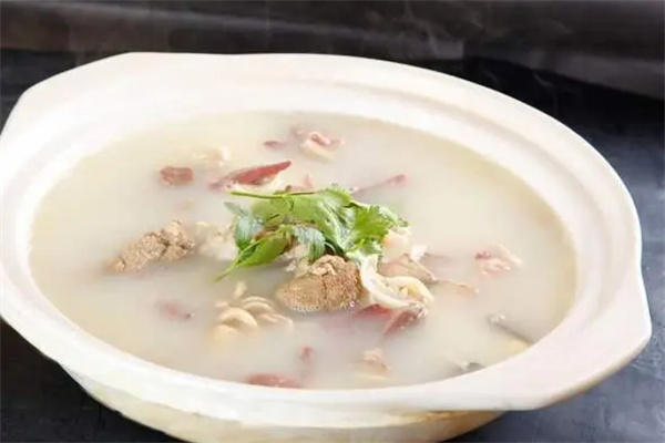 馬老三羊湯館加盟
