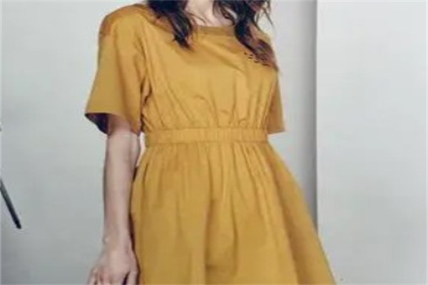 孔方格女裝加盟