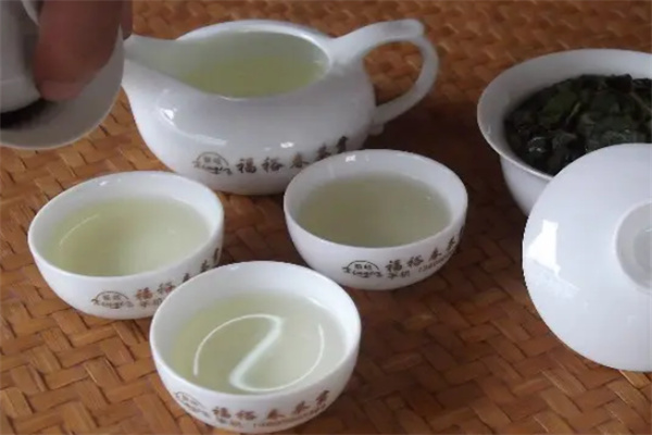 皇袍春茶業加盟