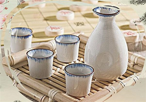 龍盛酒業(yè)加盟