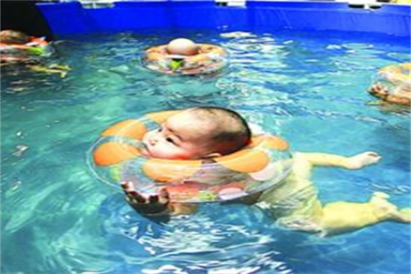 愛兒美嬰兒游泳館