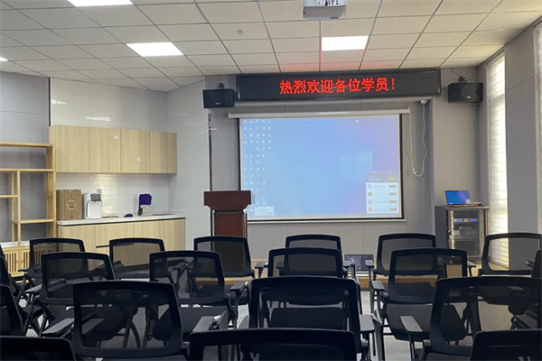 點鳴教育加盟