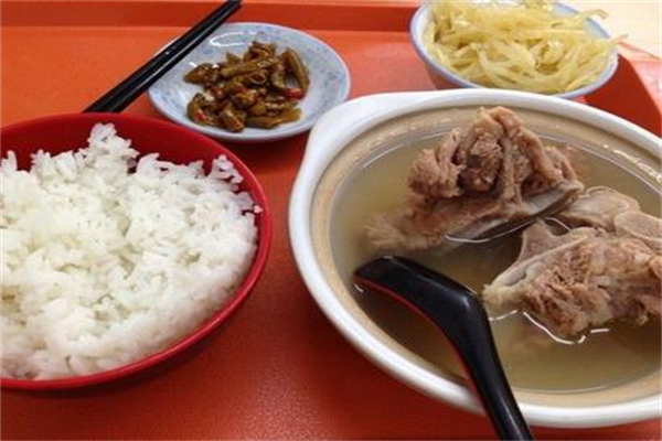 御大廚排骨米飯加盟