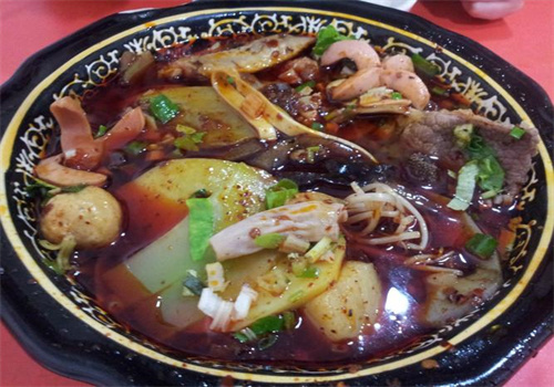 鍋鍋冒菜加盟
