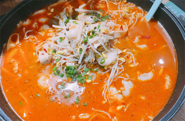 尾尾鮮酸菜魚