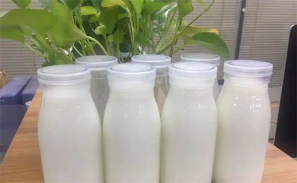 牧特巴氏鮮奶吧