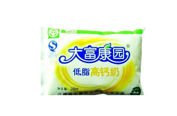 左右奶茶