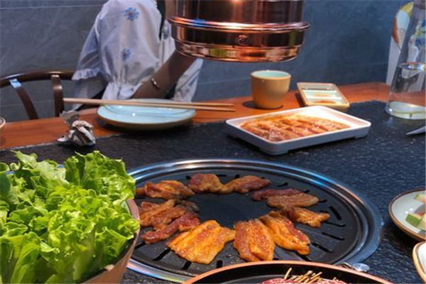茜茜天天烤肉加盟