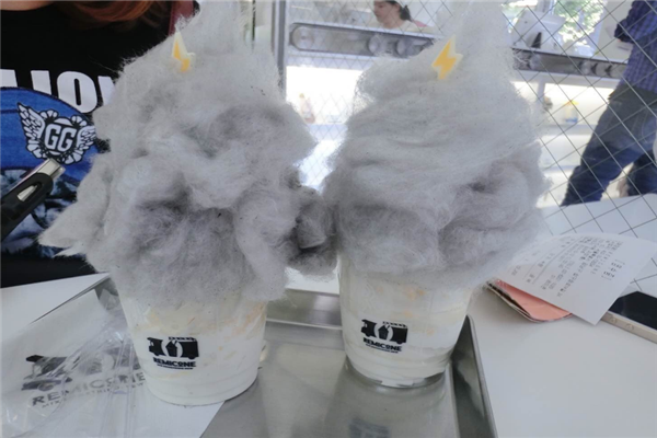 烏云冰激凌店加盟