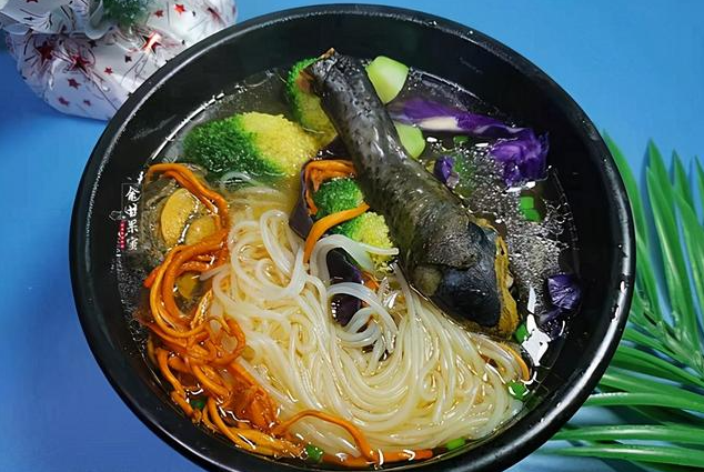 莉姐餛飩和烏雞米線加盟