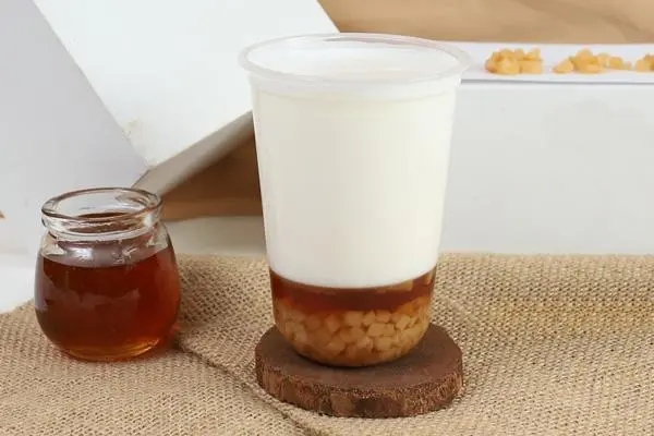 飛翔的牛奶茶加盟