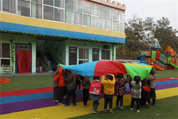 春蕾藝術幼兒園