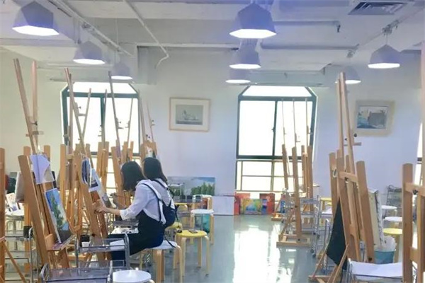 七九八畫(huà)室加盟