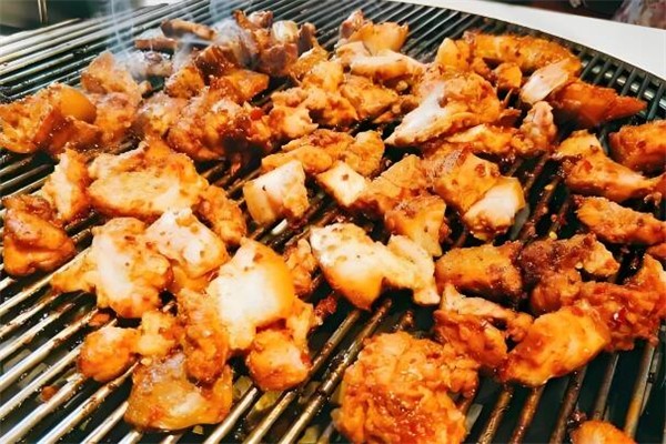坨坨肉燒烤加盟