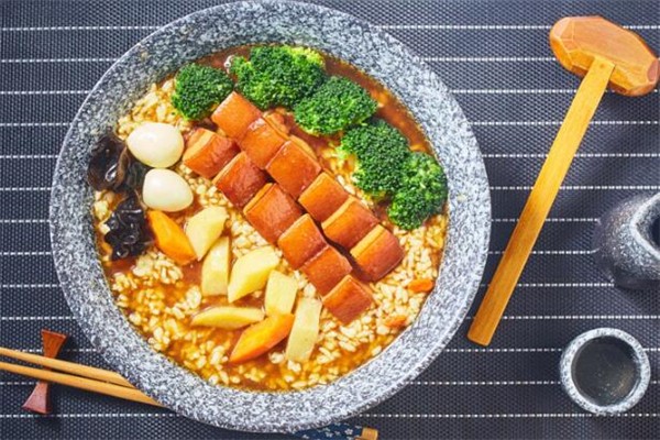 源鮮特色湯飯加盟