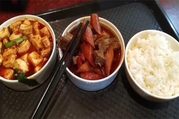 竹筒飯快餐加盟