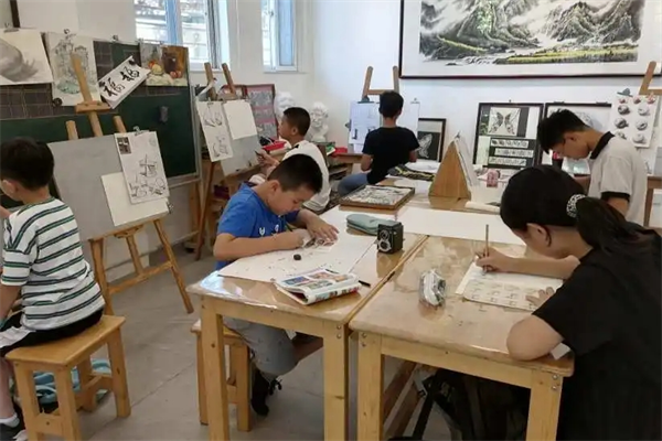 梵高畫室培訓加盟