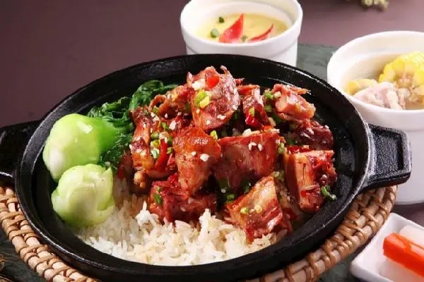 滿庭芳煲仔飯加盟