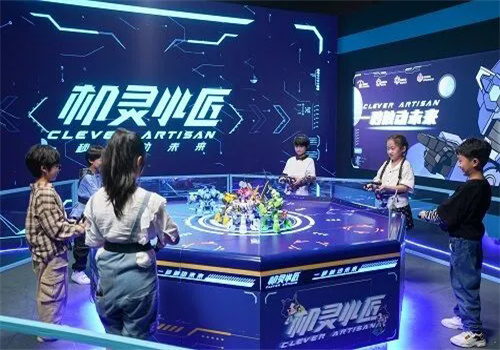 機靈小匠格斗機器人加盟