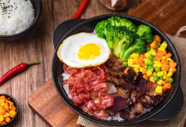 雙盈煲仔飯加盟