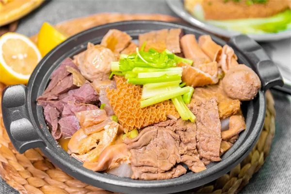 廣仔牛雜煲仔飯加盟