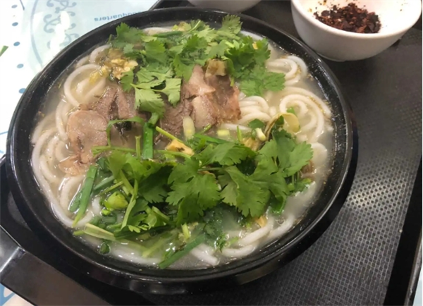 花姑娘特色羊肉米粉加盟